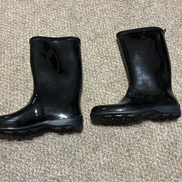 Kamik Black Ankle Boots - Picture 7 of 12